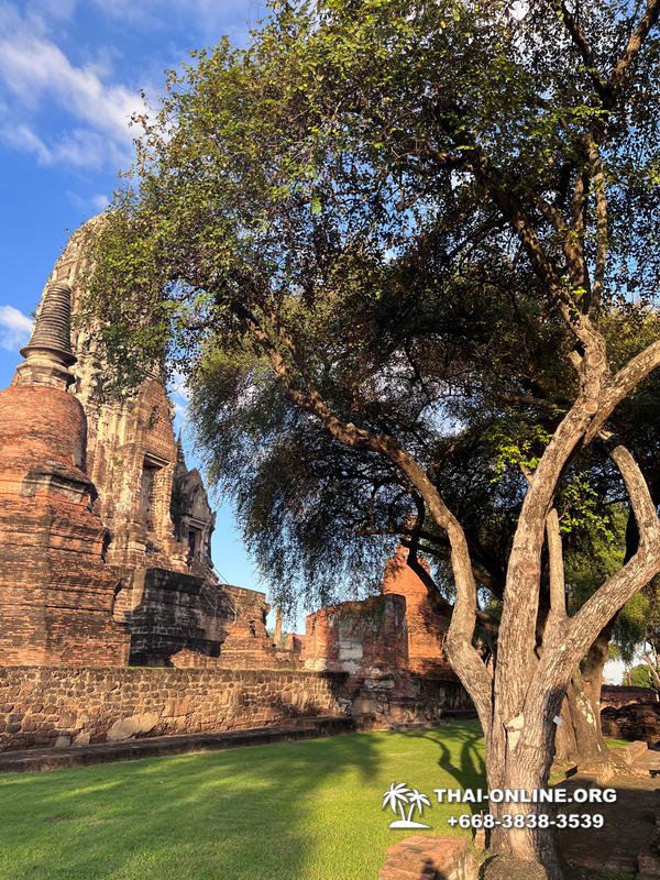 Река Квай и Айюттхайя храм Wat Ratchaburana фото тура в Паттайе 1