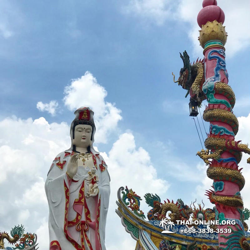 Однодневная экскурсия туристической компании Magic Thai Online из Паттайи в Чачоенгсао, храм Розового и Черного Ганеши, мумии монахов, храм Ват Сопхон, остров в виде лотоса - фото 47