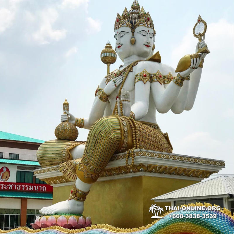 Однодневная экскурсия туристической компании Magic Thai Online из Паттайи в Чачоенгсао, храм Розового и Черного Ганеши, мумии монахов, храм Ват Сопхон, остров в виде лотоса - фото 10