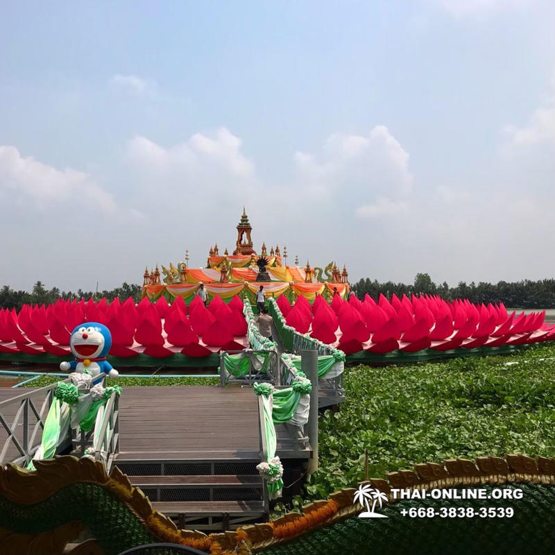 Однодневная экскурсия туристической компании Magic Thai Online из Паттайи в Чачоенгсао, храм Розового и Черного Ганеши, мумии монахов, храм Ват Сопхон, остров в виде лотоса - фото 42