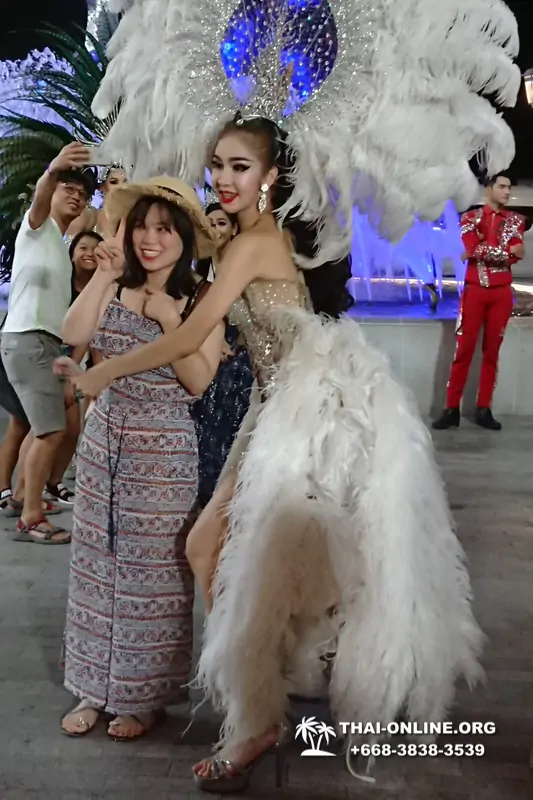 Tiffany's Cabaret Show Pattaya в Тайланде тур Seven Countries фото