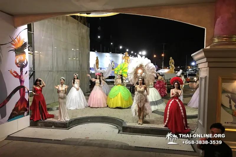 Tiffany's Cabaret Show Pattaya в Тайланде тур Seven Countries фото