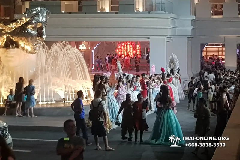 Tiffany's Cabaret Show Pattaya в Тайланде тур Seven Countries фото