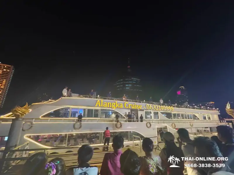 Тур одного дня из Паттайи в Бангкок без посещения храмов включает подъем на небоскреб Маханакхон, два бангкокских парка Люмпини и Дюсит Централ, фабрику тайского шелка, круиз по реке Чаопрая с ужином и выступлением артистов, свободное время в ТРЦ Иконсиам - фото 25